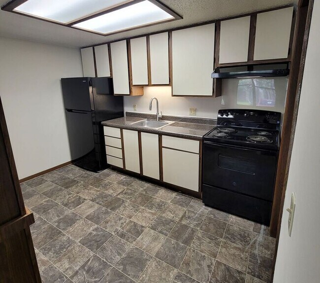 Building Photo - 552 Cedar Gate Ct