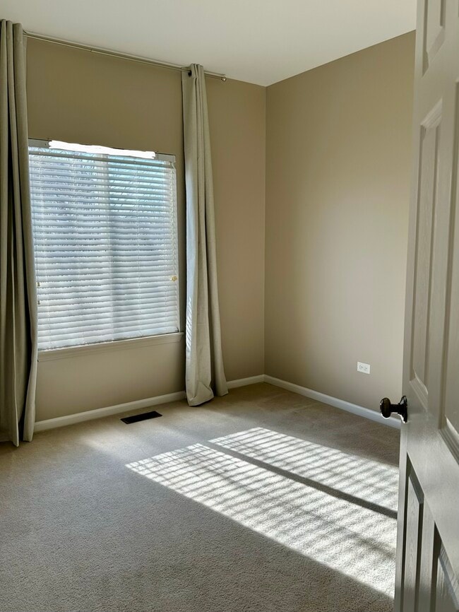 Building Photo - 4313 Dillon St