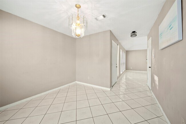 Building Photo - 9526 Langdon Ln