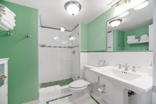 Building Photo - 2000 S Ocean Dr