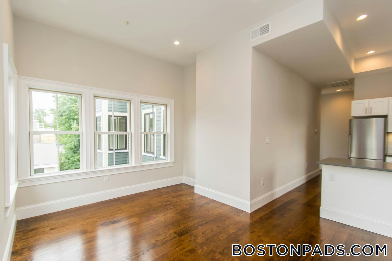 Building Photo - 124 Columbia St