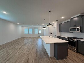 Building Photo - 8407 Tranquil Bay Ct