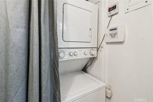 Building Photo - 432 Fernwood Pacific Dr