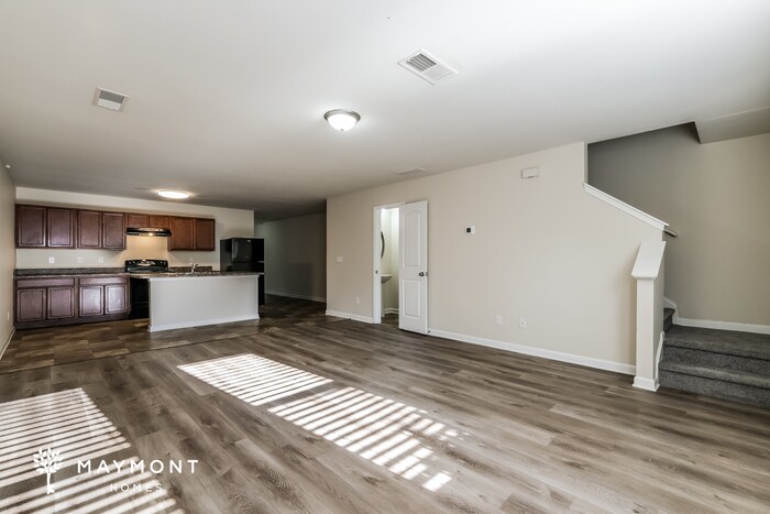 Building Photo - 1305 Forsythia Wy