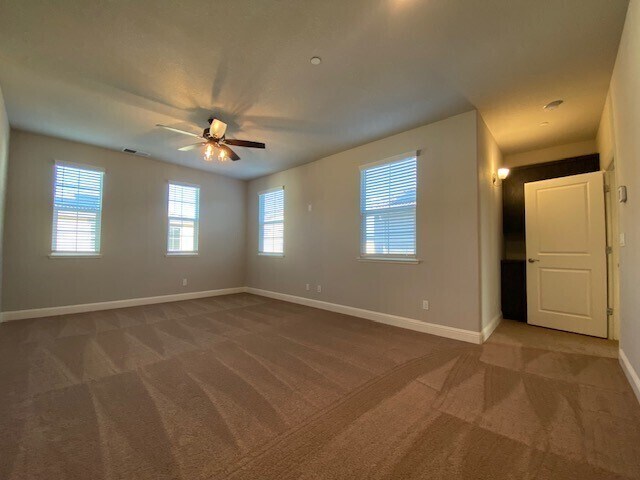 Building Photo - Modern 4bd/3ba 1930 sq. ft. home in Rancho Cordova!