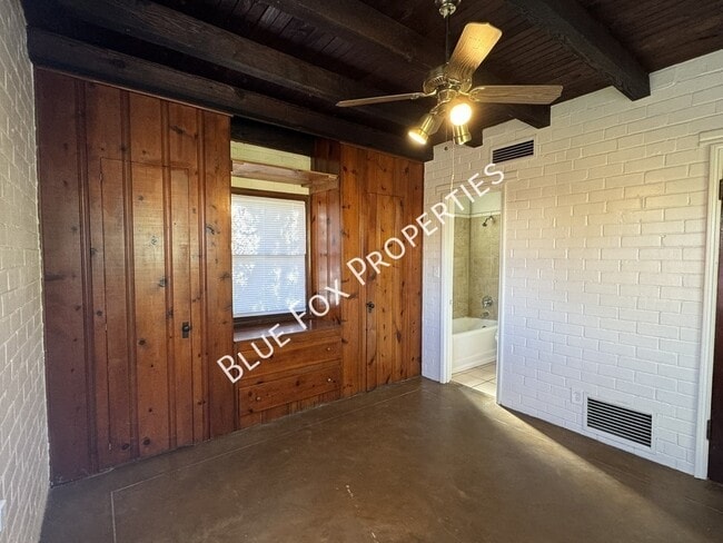 Building Photo - 1211 N Jones Blvd