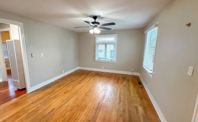 Building Photo - Albatross South