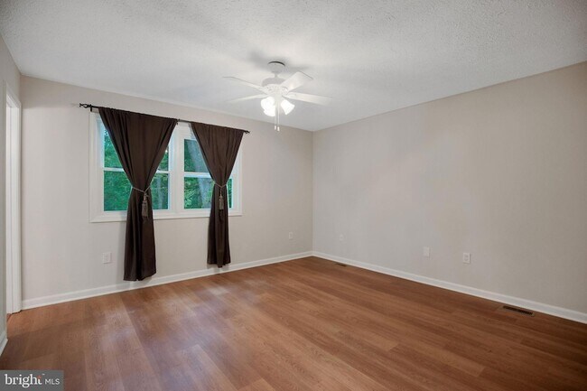 Building Photo - 37245 E Spicer Dr