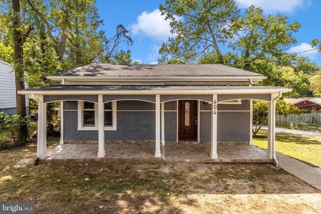 Building Photo - 404 Cedarleaf Ave
