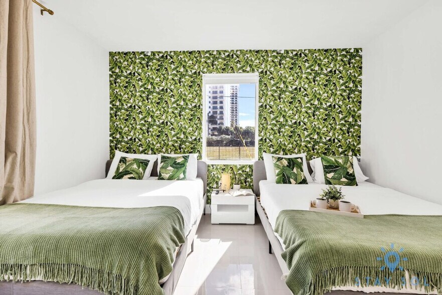 Building Photo - 809 S Ocean Dr