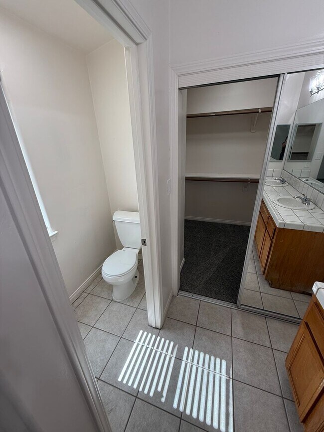Building Photo - 10109 Bay Colony Dr