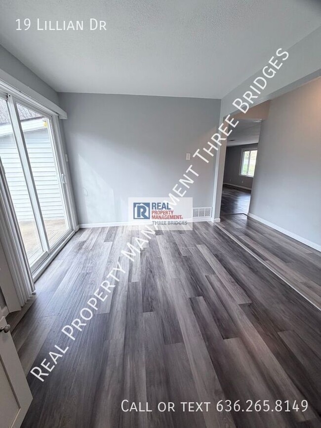 Building Photo - 19 Lillian Dr