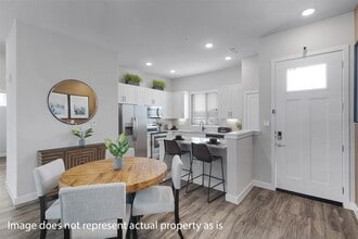 Building Photo - 7221 Tall Tree Dr