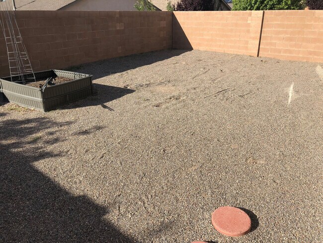 Building Photo - Ventana Ranch Gem! 3 Bedroom 2 Bath. Gate Community! Single Story with Large Backyard.