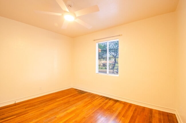 Building Photo - Iconic Sam Hughes Bungalow! Steps away from University of Arizona Main Campus!