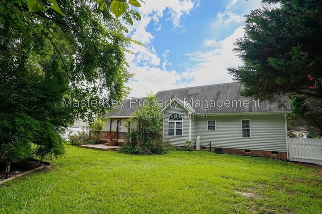 Building Photo - 1008 Knighthood Ln