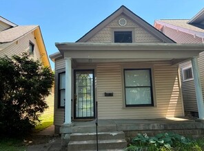 Building Photo - 1908 Woodbourne Ave
