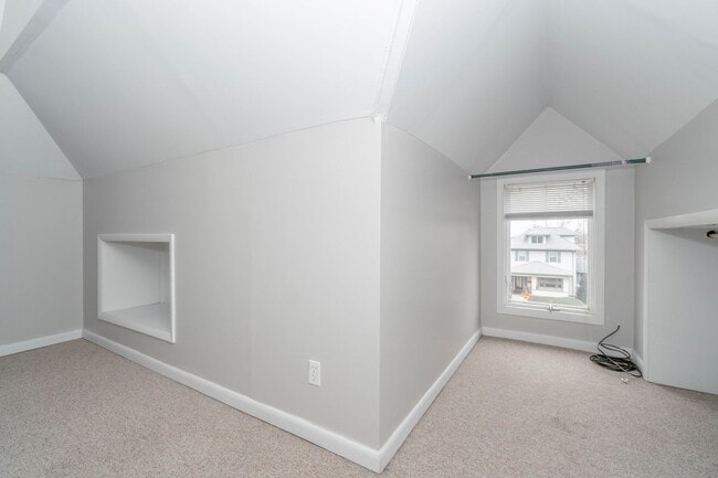 Building Photo - 515 1/2 Franklin St - Cedar Falls
