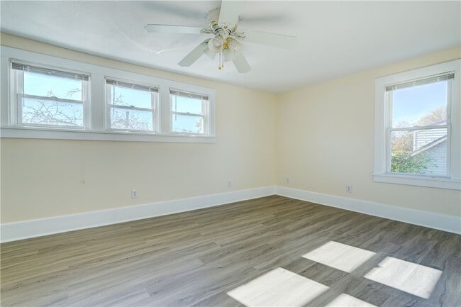 Building Photo - 304 Zuber Rd