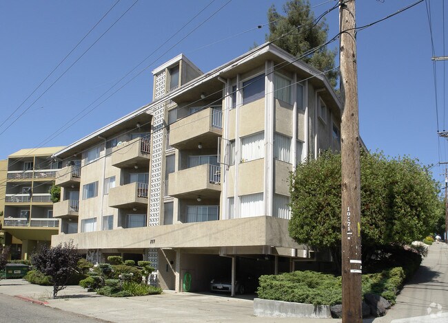 Building Photo - 777 Rand Ave