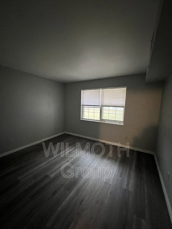 Building Photo - 1325 Millerwood Dr