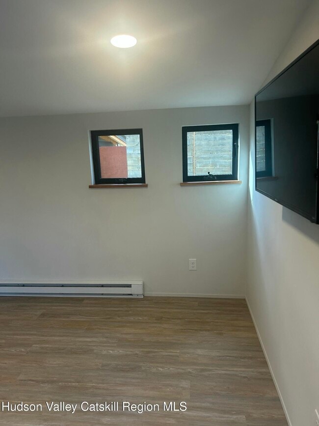 Building Photo - 72 Forest Glen Rd