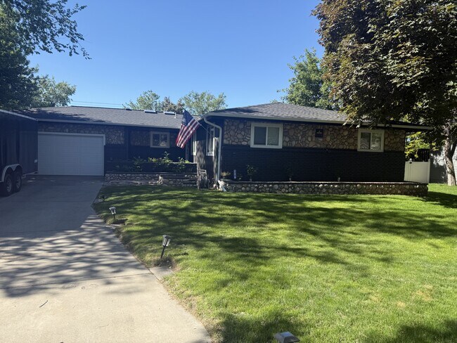 Primary Photo - 3418 Flagstone Dr