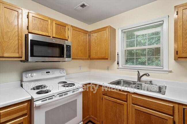 Building Photo - 120 Arbor Glen Ct