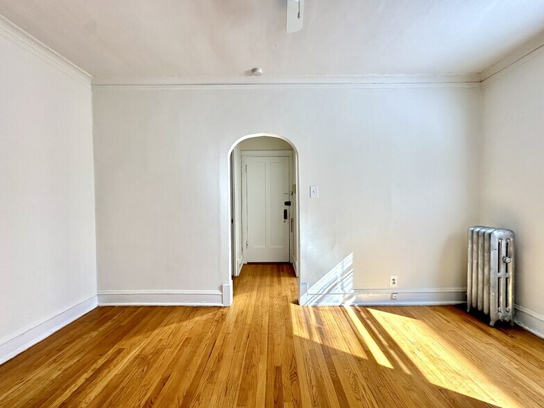 Building Photo - 6347 N Magnolia Ave