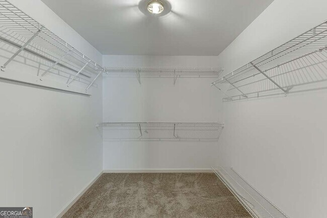 Building Photo - 300 Beckenham Walk Dr