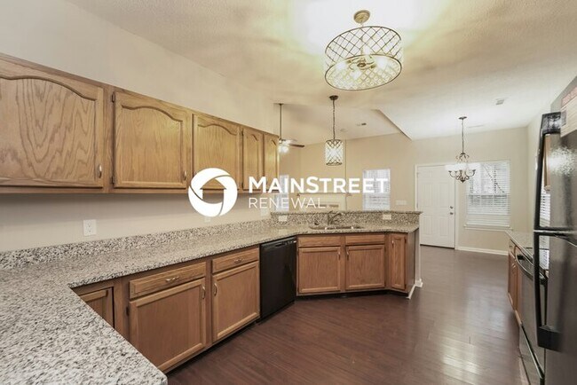 Building Photo - 3 Bedroom Pet-Friendly Home in Charlotte, NC with Main Street Renewal