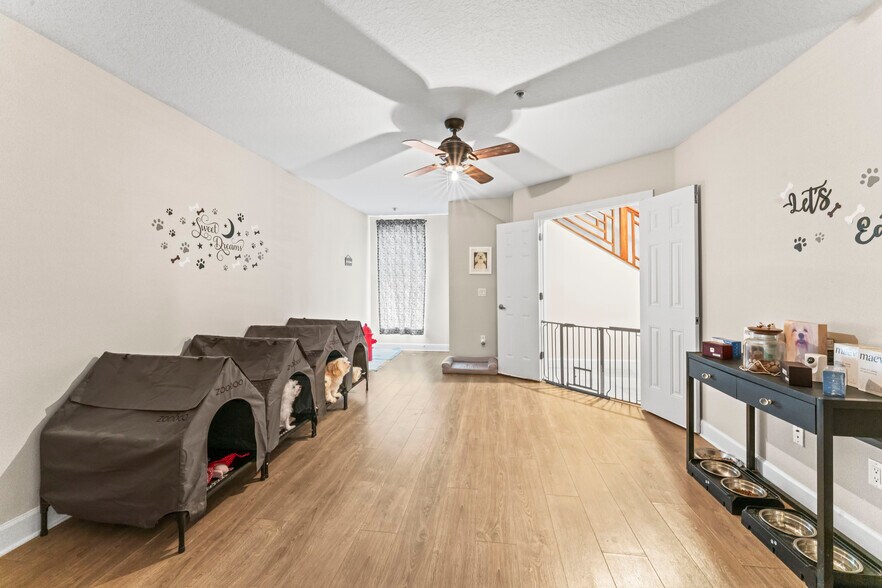 1st floor bedroom - 113 S Newport Ave
