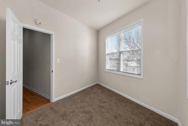 Building Photo - 1275 Meigs Pl NE