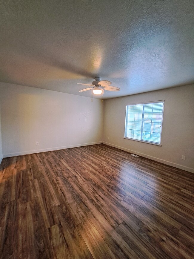 Building Photo - 1238 Baycrest Dr