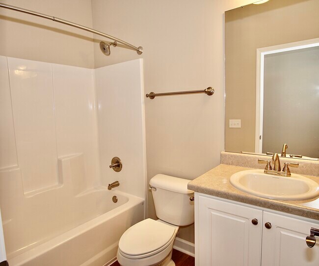 Building Photo - 25 Nomad Cir