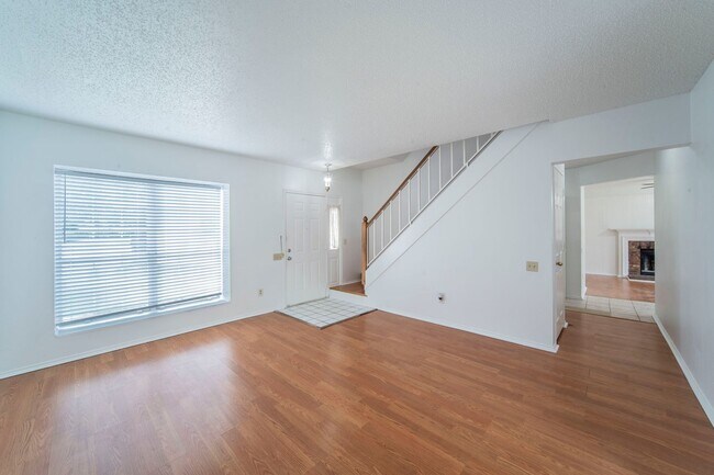 Building Photo - Spacious 4-Bedroom Home Across from the Pa...