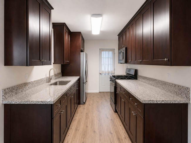Building Photo - 4091 Rosecrans Ave