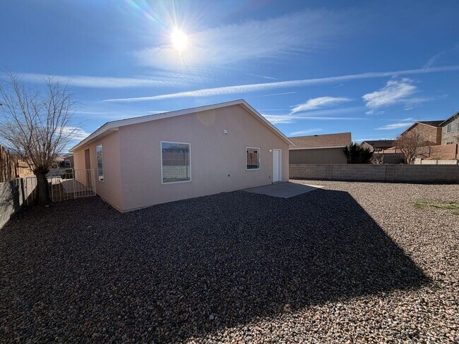 Building Photo - 3 Bedroom Single Story Home Near Northern Blvd NE & Loma Colorado Blvd NE!