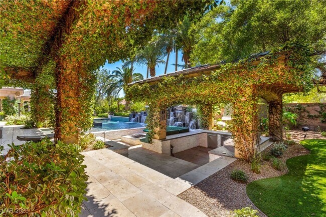 Building Photo - 9813 Moon Valley Pl