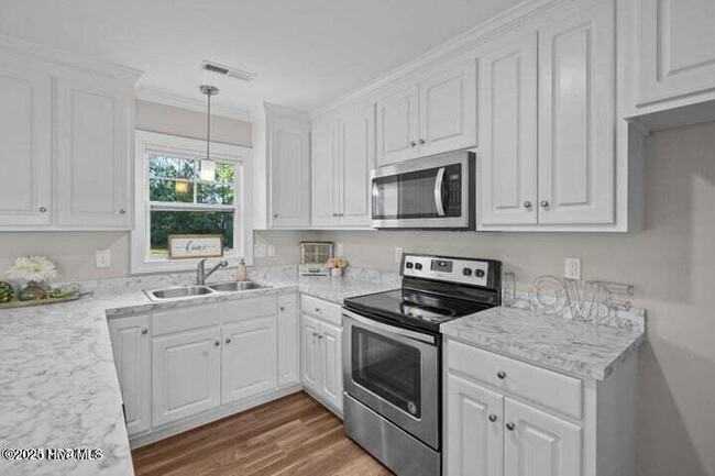 Building Photo - 741 Fox Chase Ln