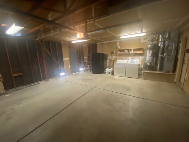 Building Photo - 4932 Buckboard Way