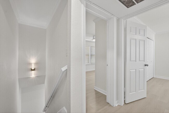 Building Photo - 1221 Cedar Post Ln