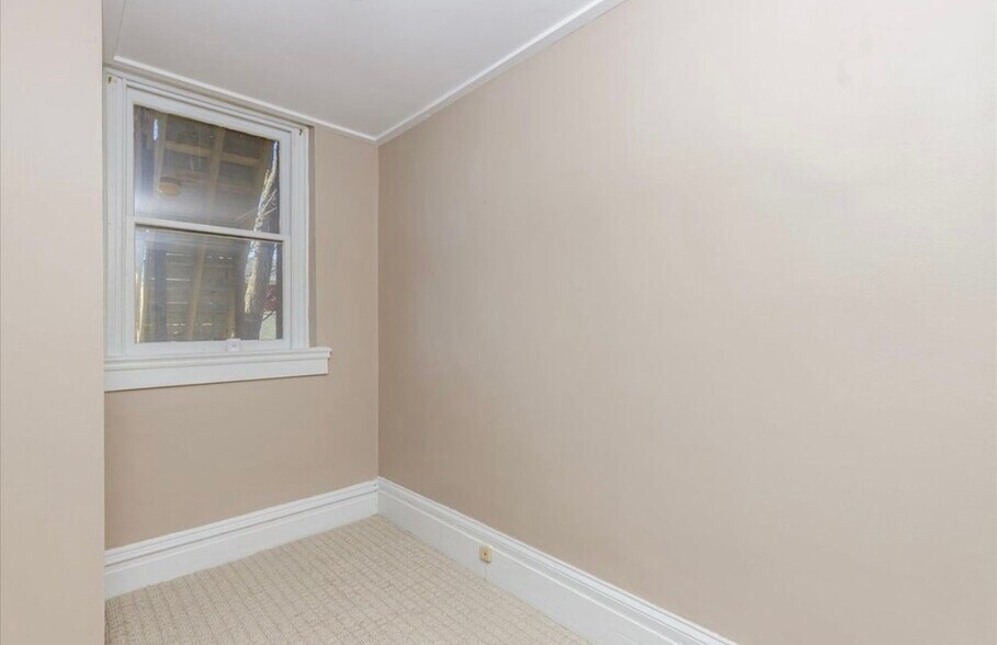 Building Photo - 2811 Indiana Ave