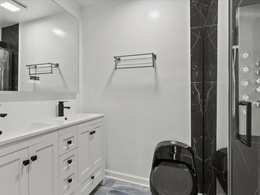 Primary Bathroom - 5608 Bloomfield Dr