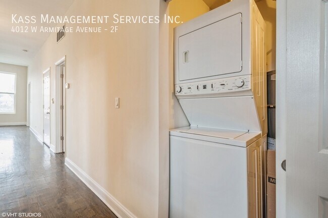 Building Photo - 4012 W Armitage Ave