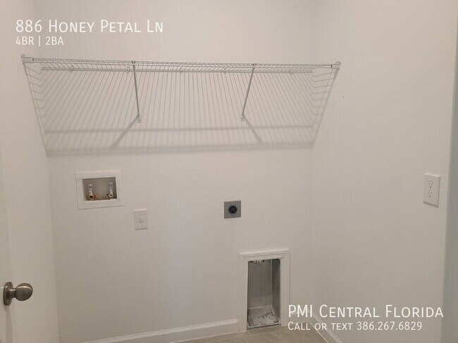 Building Photo - 886 Honey Petal Ln