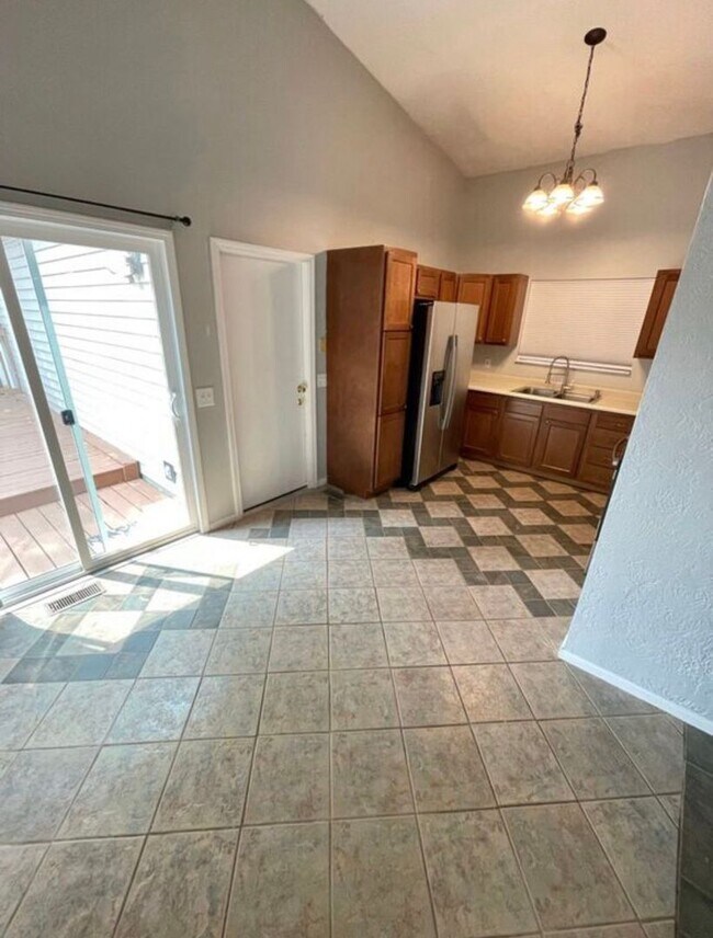 Building Photo - 2313 Centennial Ct E
