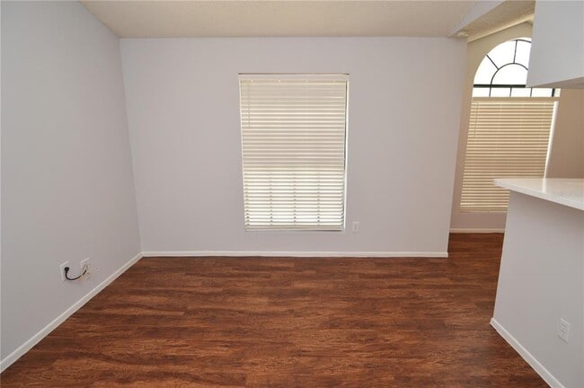 Building Photo - 8625 Mallard Reserve Dr