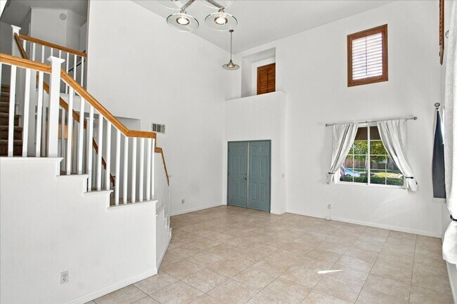Building Photo - 40067 Villa Moura Dr