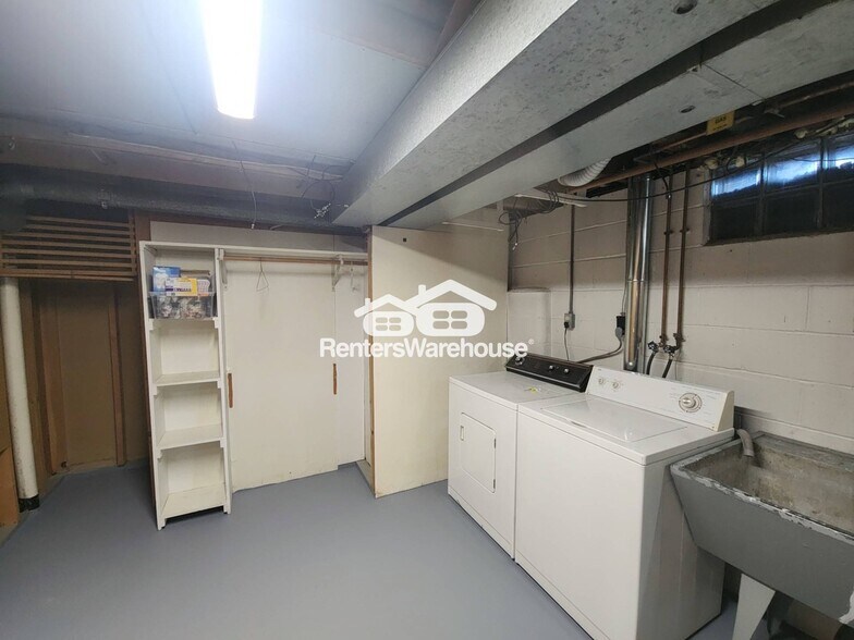 Building Photo - 732 E Lincoln Rd